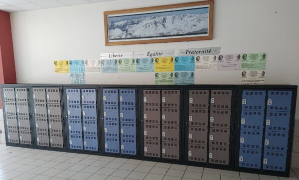 Vestiaire monobloc visitable – structure métallique professionnelle